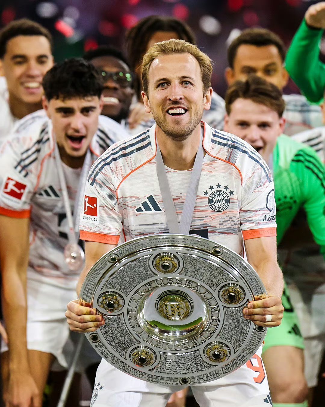 德国鏖战日本，凯恩状态火热