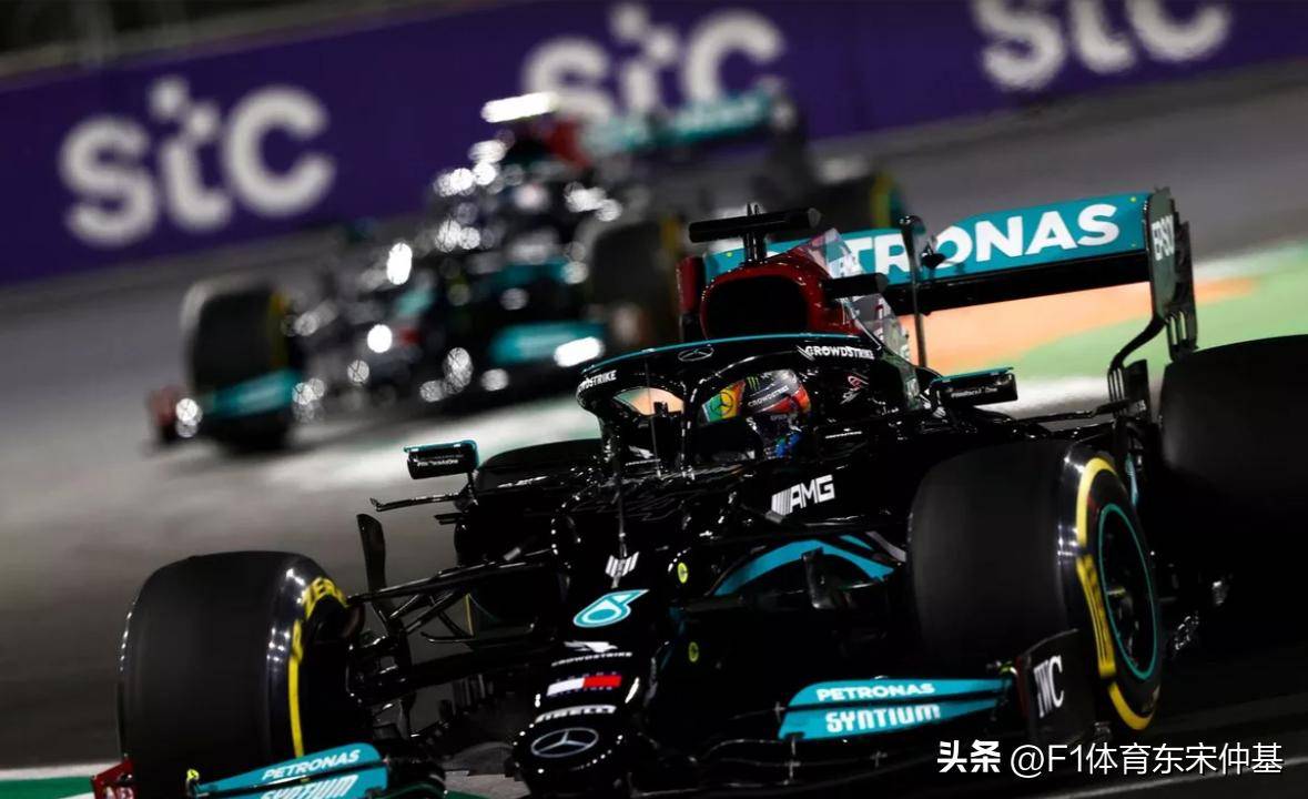 红牛车队完胜索伯车队，汉密尔顿刷新纪录