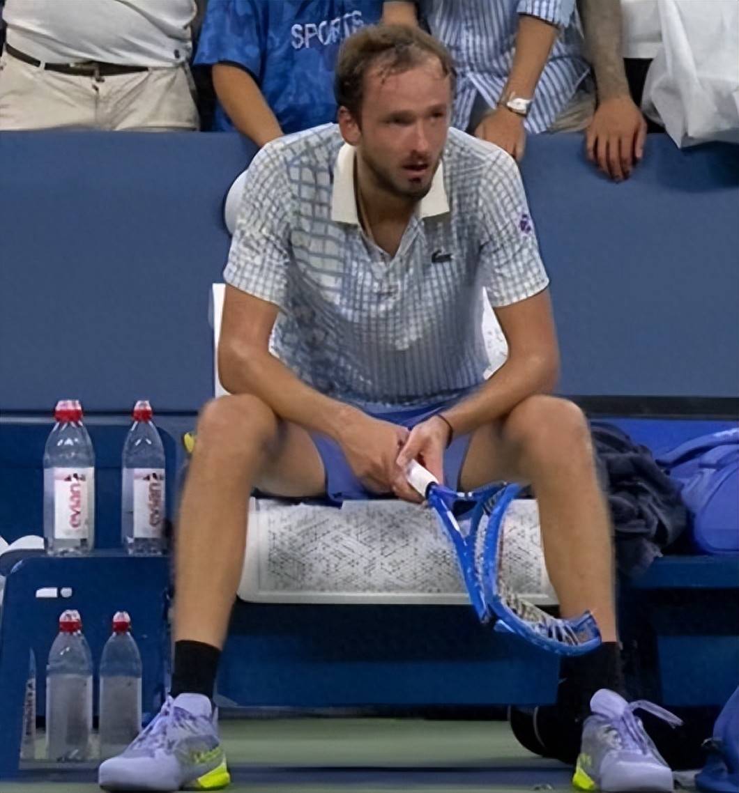 开云在线赛事平台-年终总决赛碾压美网，梅德韦杰夫高光表现