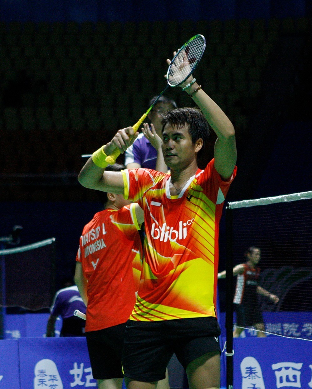 英格兰羽毛球队翻盘印尼羽毛球队，谌龙打破历史纪录