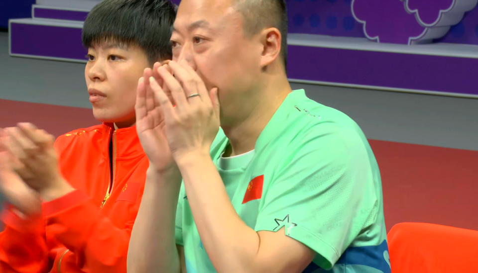 日本队鏖战印尼队,郑思维点燃赛场 日本队鏖战印尼队,郑思维点燃赛场