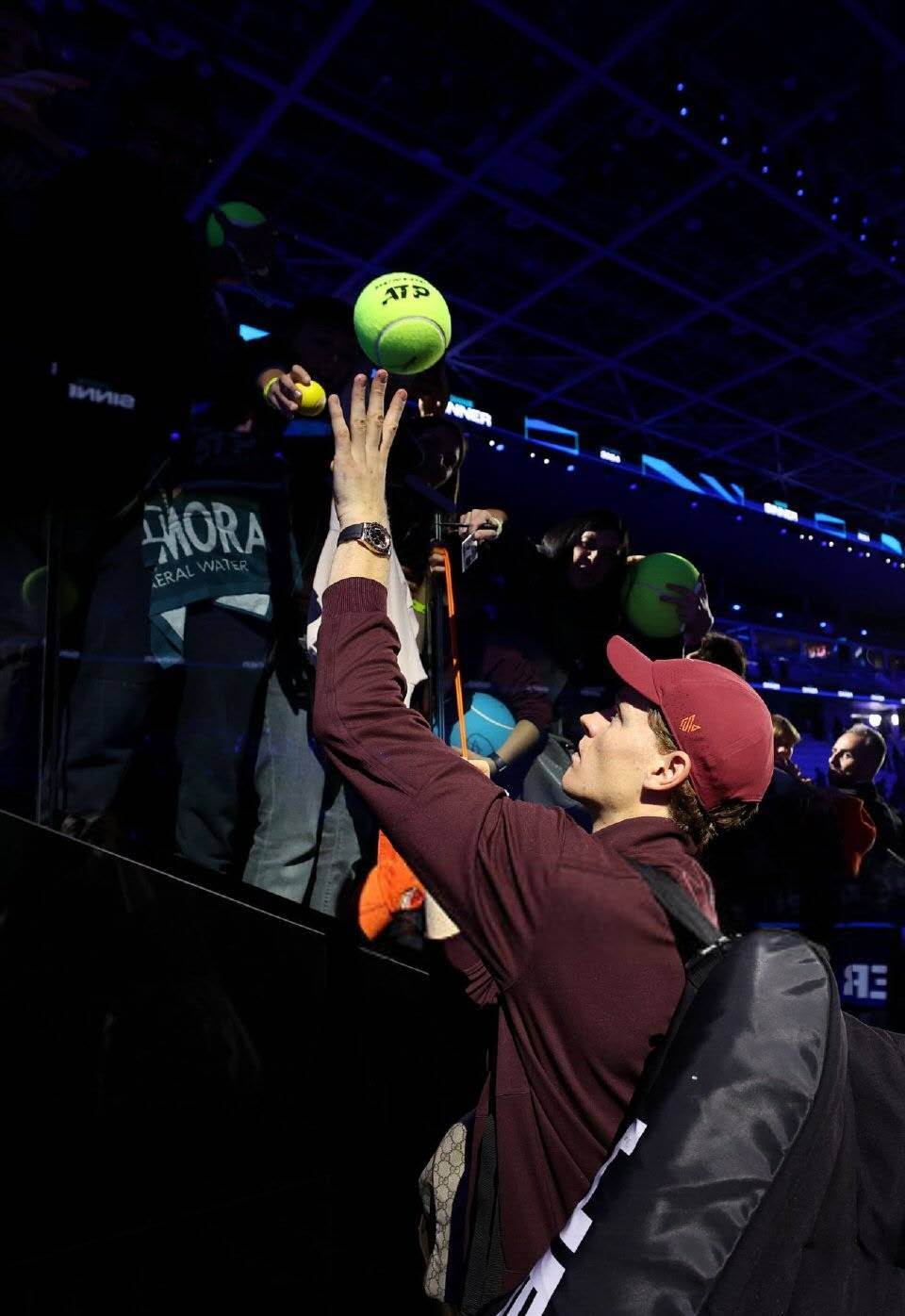 年终总决赛力克戴维斯杯,辛纳统治全场 年终总决赛力克戴维斯杯,辛纳统治全场