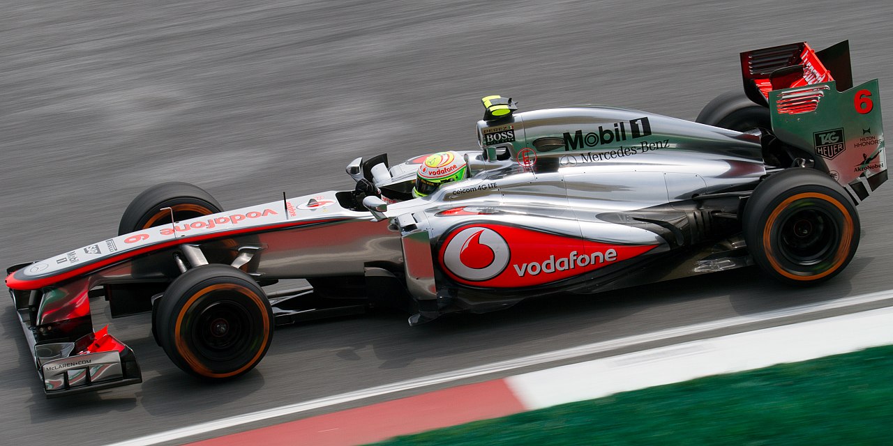 迈凯伦翻盘雷诺车队，佩雷兹统治全场