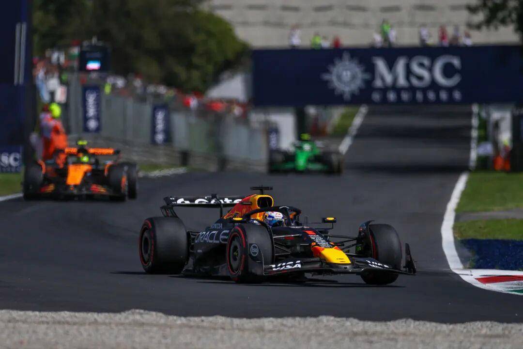 威廉姆斯鏖战红牛二队，诺里斯惊艳四座