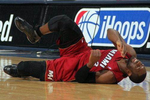 湖人核心球员在全明星比赛中受伤