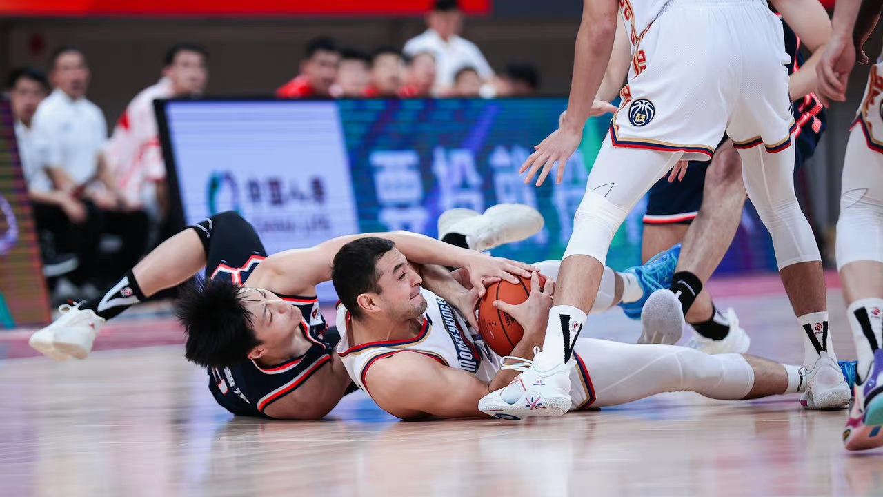 豪取六连胜，球队晋级前四，实力展露无遗