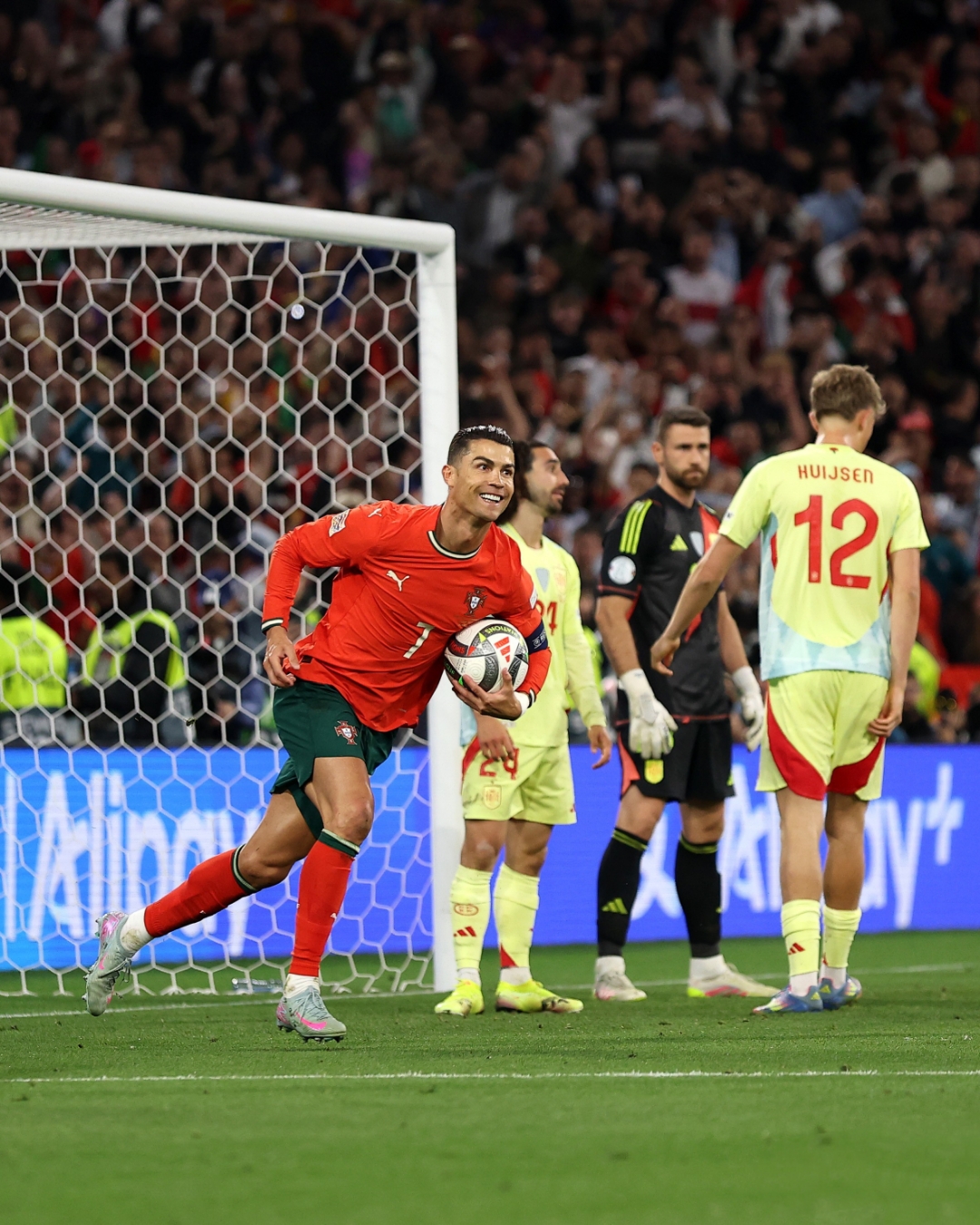 欧预赛上演精彩对局，球队对决谁能称王？