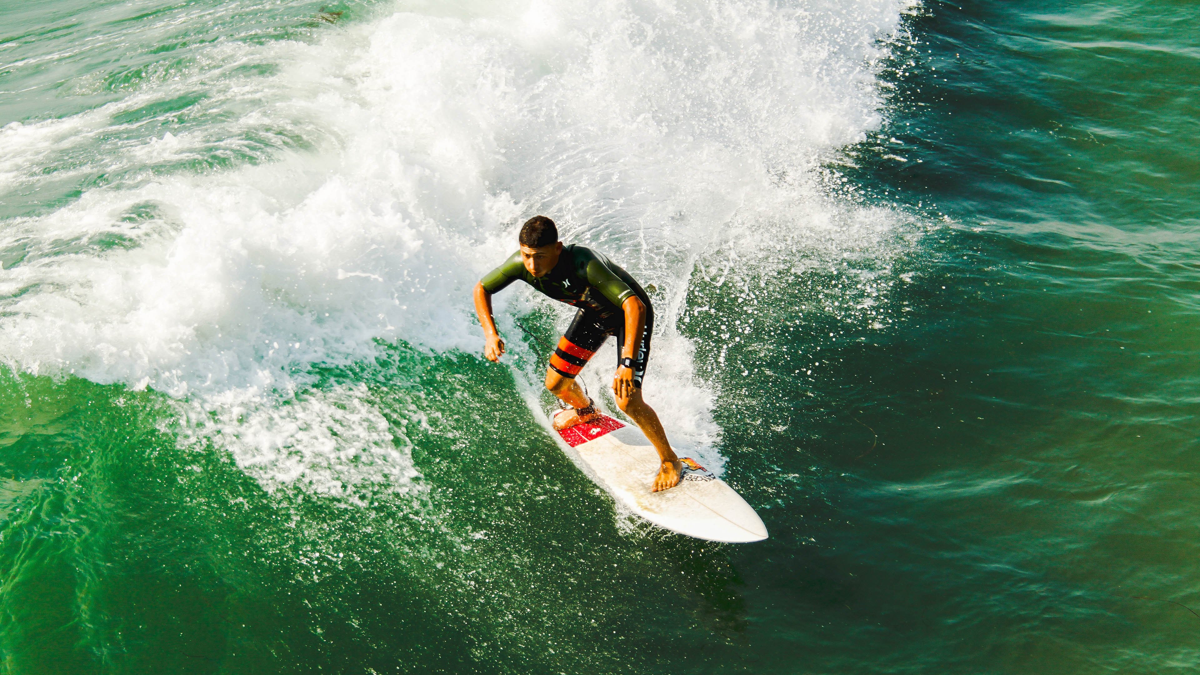 欧文完美演出撕裂勇士防线，鹈鹕末节惊天逆转诠释团队韧性