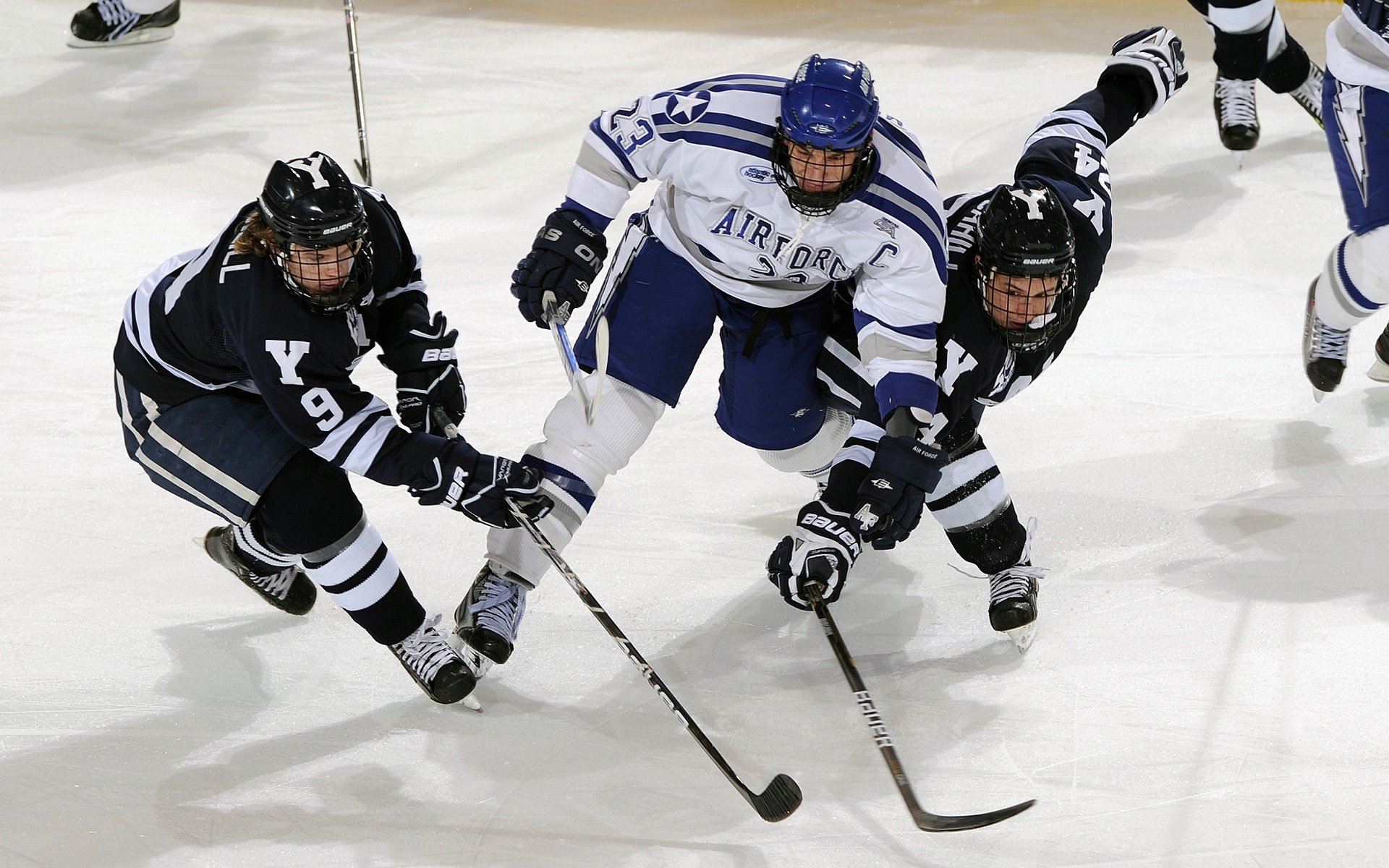 比利亚雷亚尔的战术枷锁，拉什福德关键一击击碎阿森纳防线
